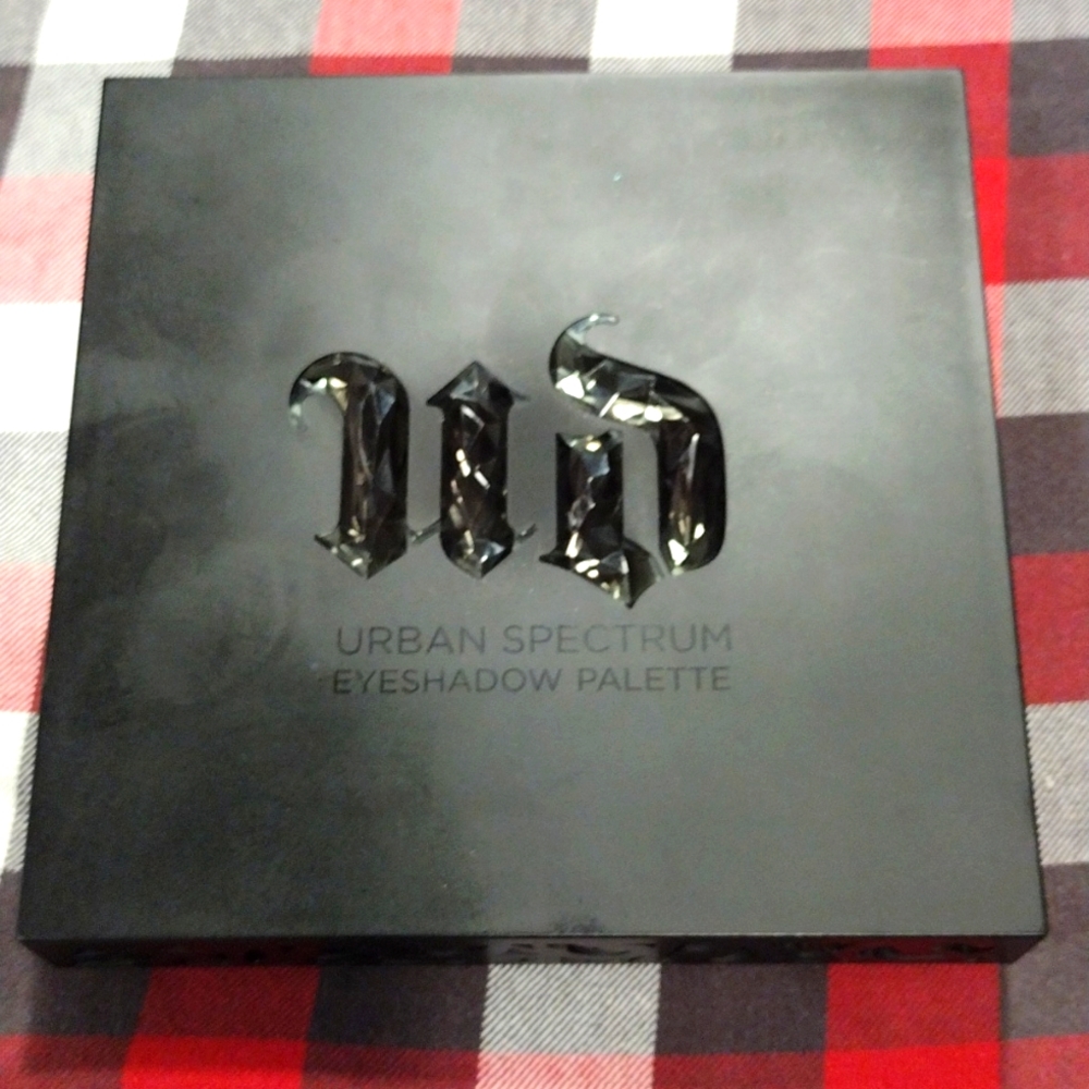 Vintage Urban Decay Urban Spectrum eyeshadow palette